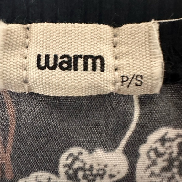 Warm Black and White V-Neck Sweater with Floral Design - Picture 5 of 6